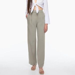 Aritzia Effortless Pant